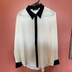 BNWT Apt 9 brand women’s black and white blouse.